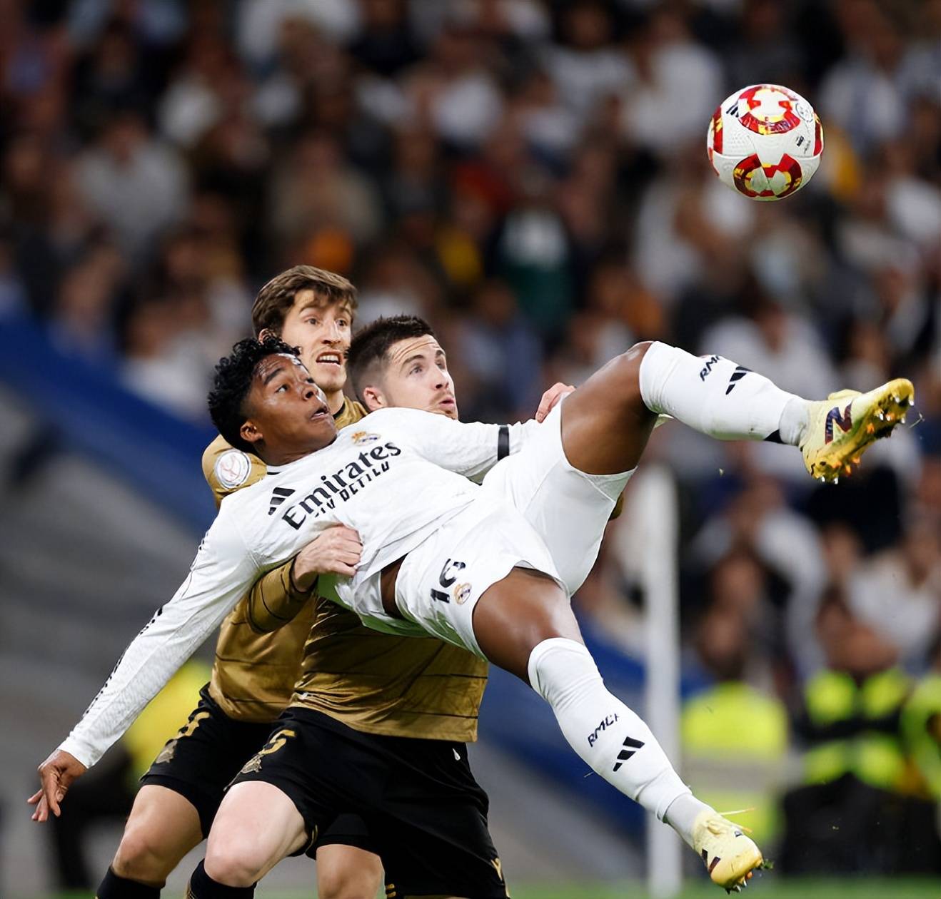 重磅！西亚卡姆连续三场比赛得分超过大胜皇家社会清晨单刀错失，山东泰山迎NBA总决赛关键赛的简单介绍